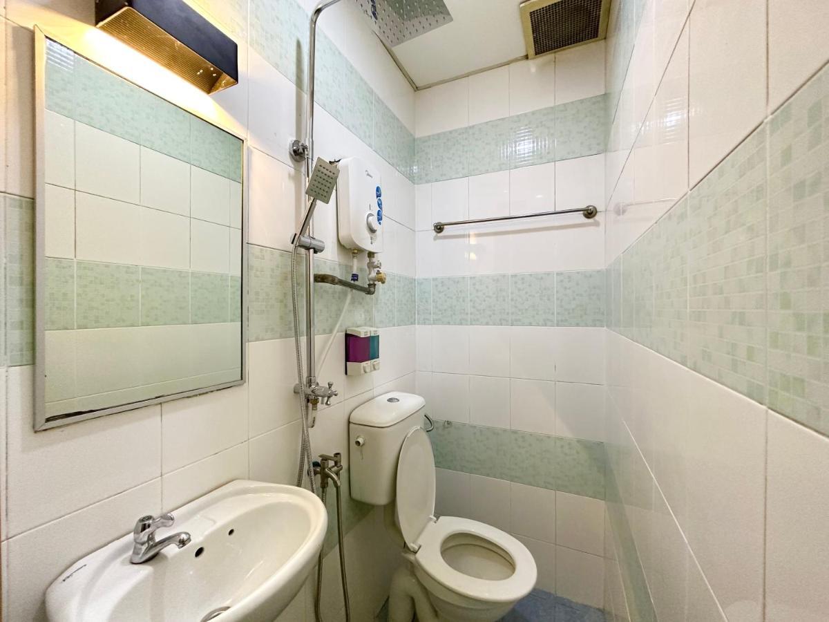 Hotel Tourist City Centre By Hotspot Essential Kota Kinabalu Exterior foto
