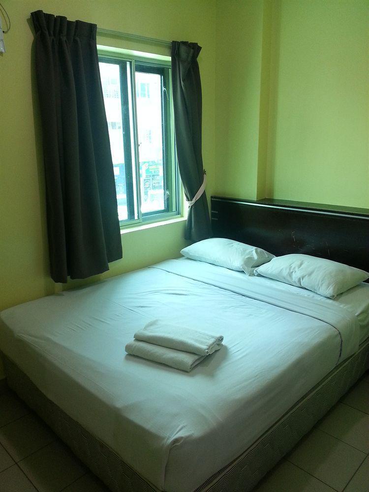 Hotel Tourist City Centre By Hotspot Essential Kota Kinabalu Exterior foto