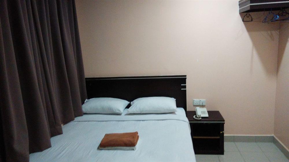 Hotel Tourist City Centre By Hotspot Essential Kota Kinabalu Exterior foto