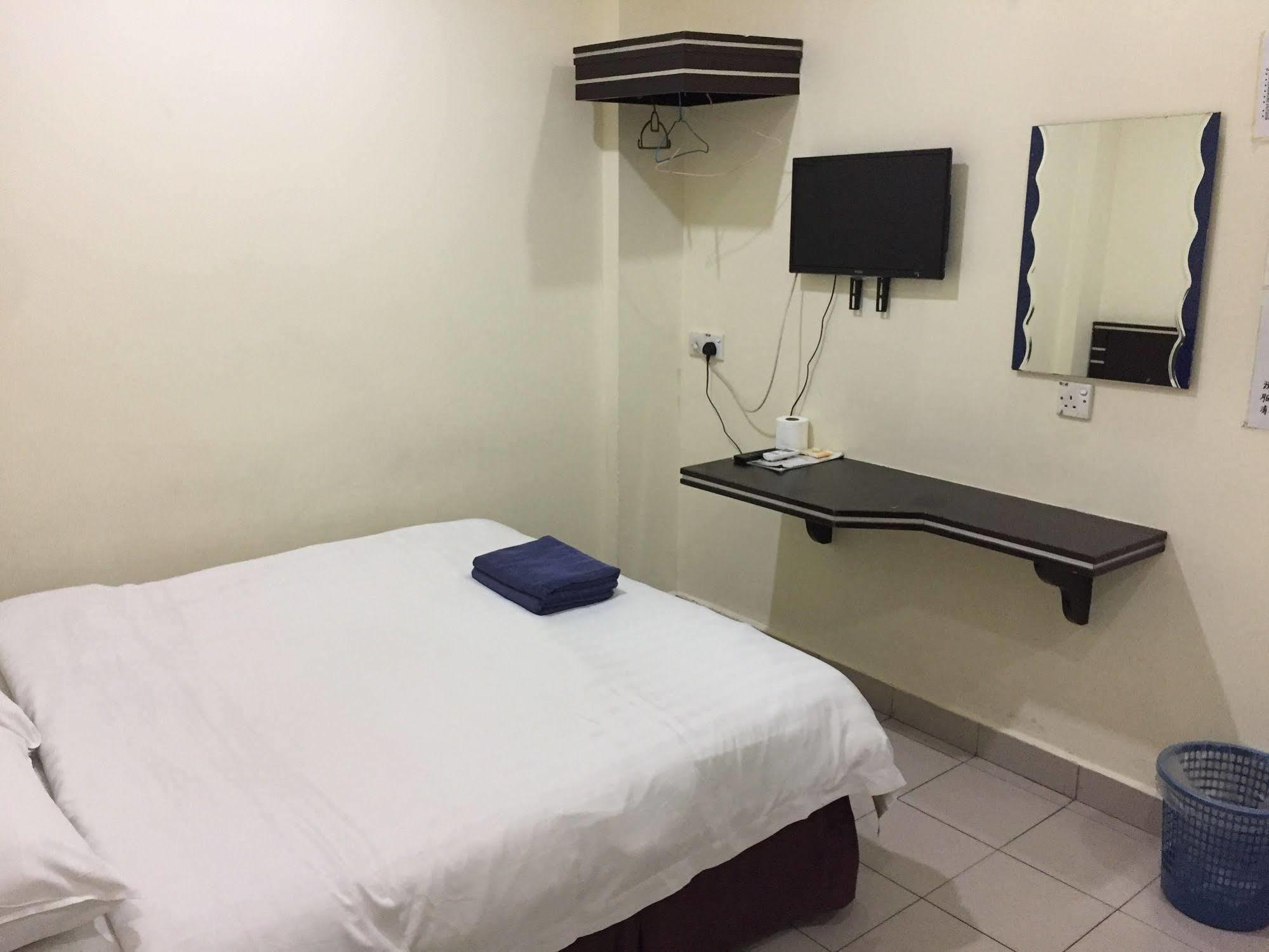 Hotel Tourist City Centre By Hotspot Essential Kota Kinabalu Exterior foto