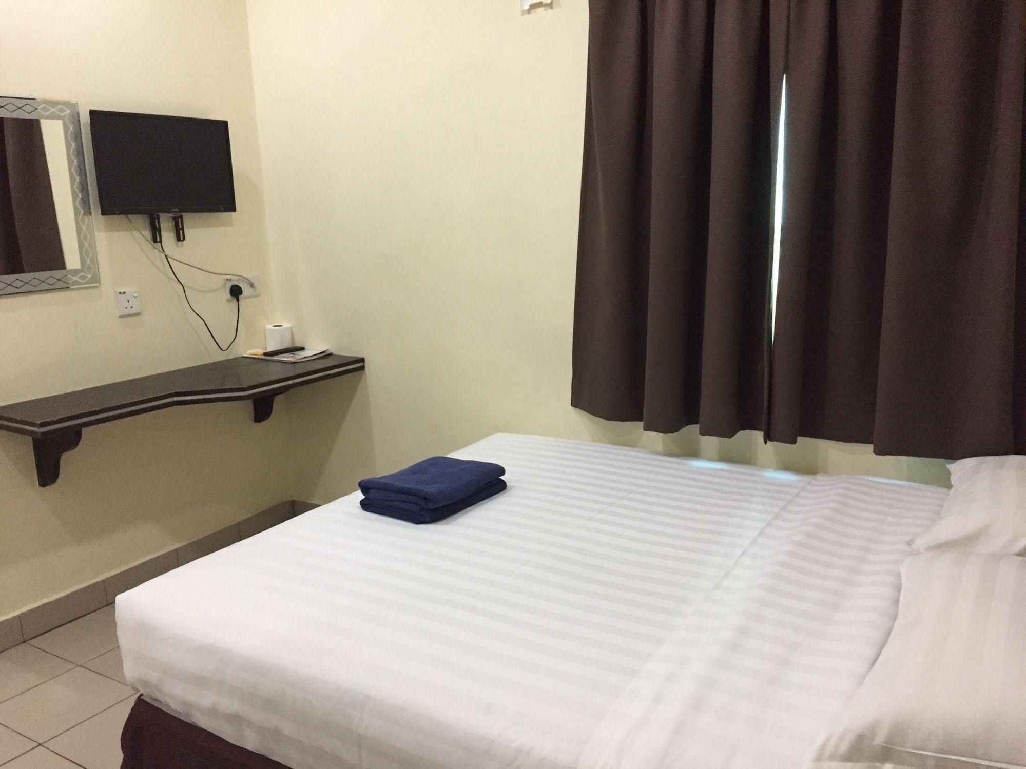 Hotel Tourist City Centre By Hotspot Essential Kota Kinabalu Exterior foto